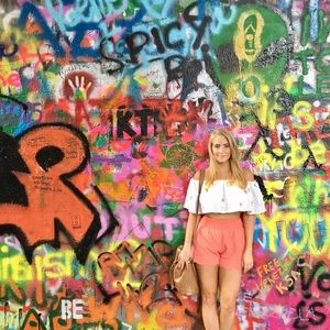 Meet your Posher, Casey